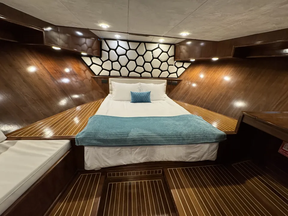 Apollo yacht charter in Dubai – photo 5