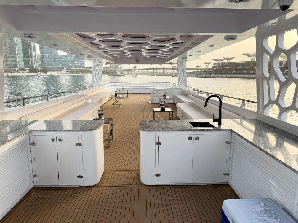 Arabian Pearl 101 yacht charter in Dubai – photo 12