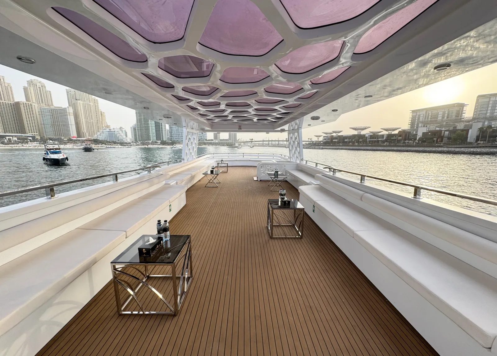 Arabian Pearl 101 yacht charter in Dubai – photo 10