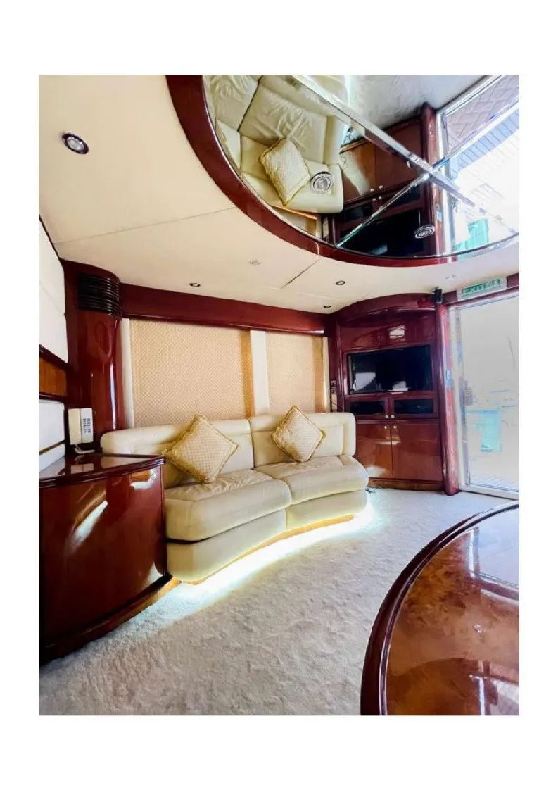 Batman 70 yacht charter in Dubai – photo 4