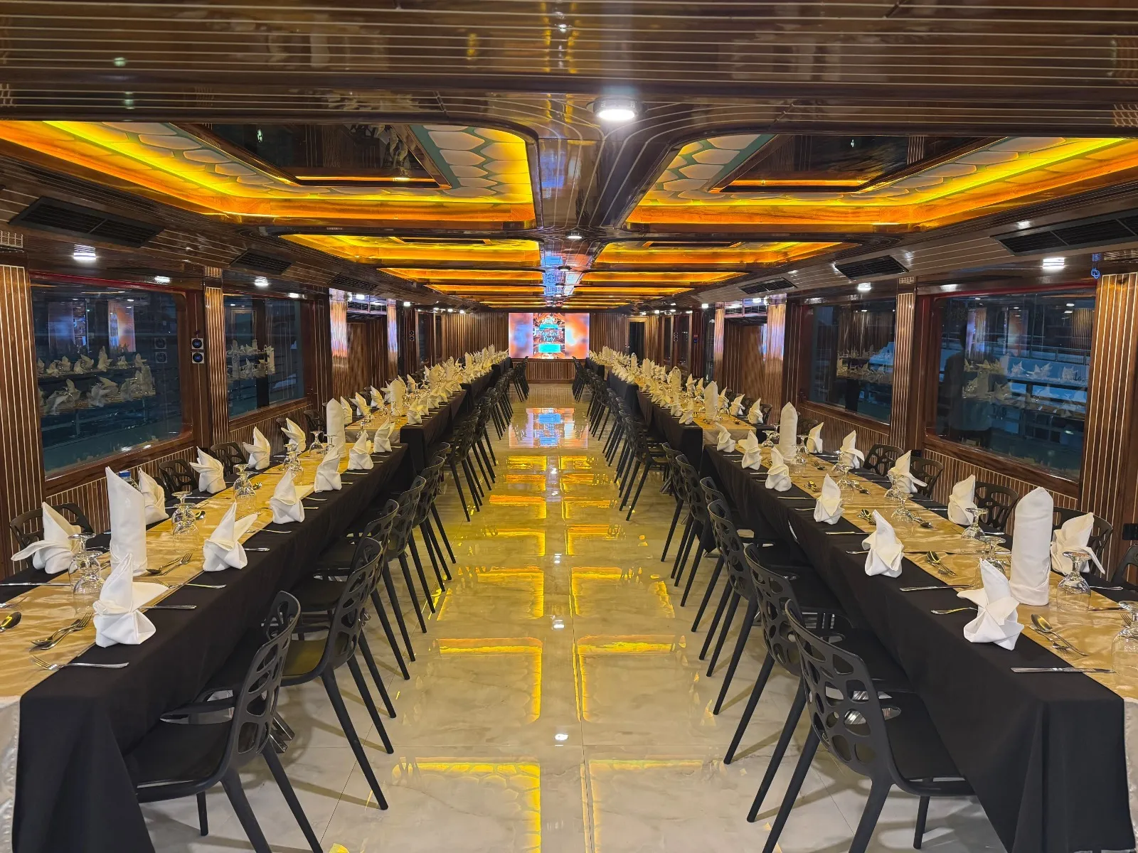 Desert Rose yacht charter in Dubai – photo 8