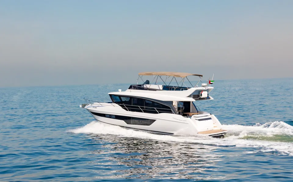 Fly yacht charter in Dubai – photo 1