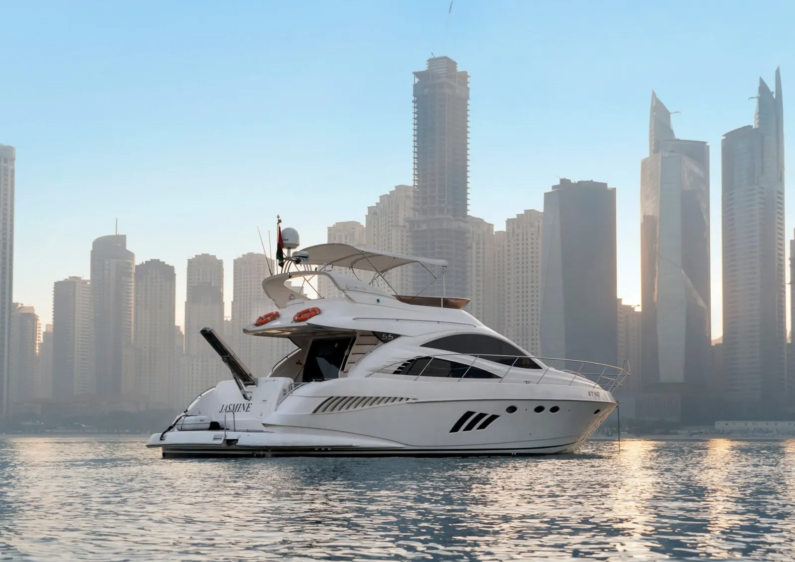 Jasmine yacht charter in Dubai – photo 2
