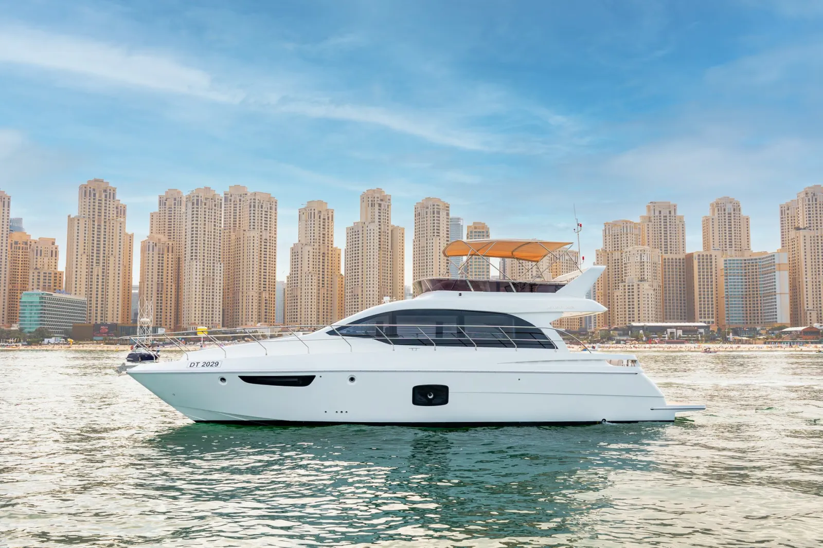 Luna yacht charter in Dubai – photo 1
