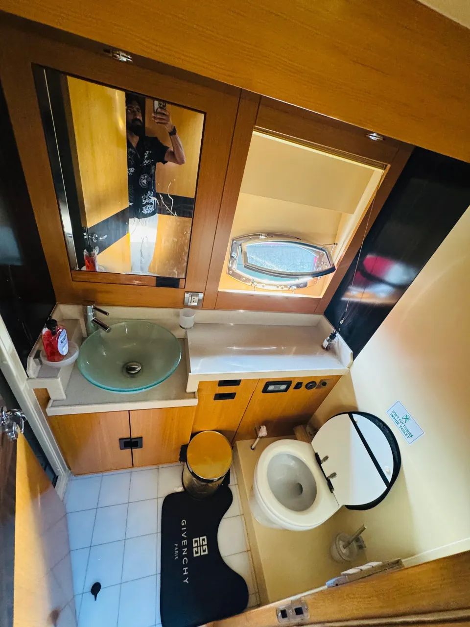 Majesty 56 yacht charter in Dubai – photo 3