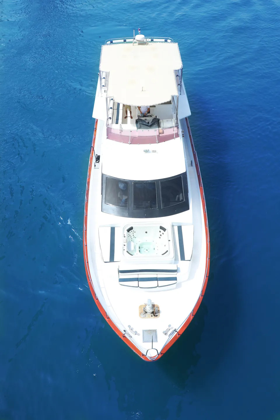 Ocean Pearl 101 yacht charter in Dubai – photo 1
