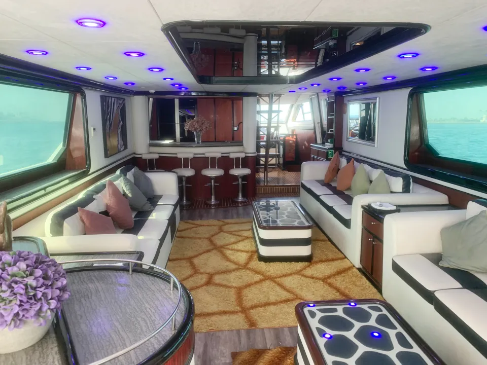 Ocean Pearl 101 yacht charter in Dubai – photo 4