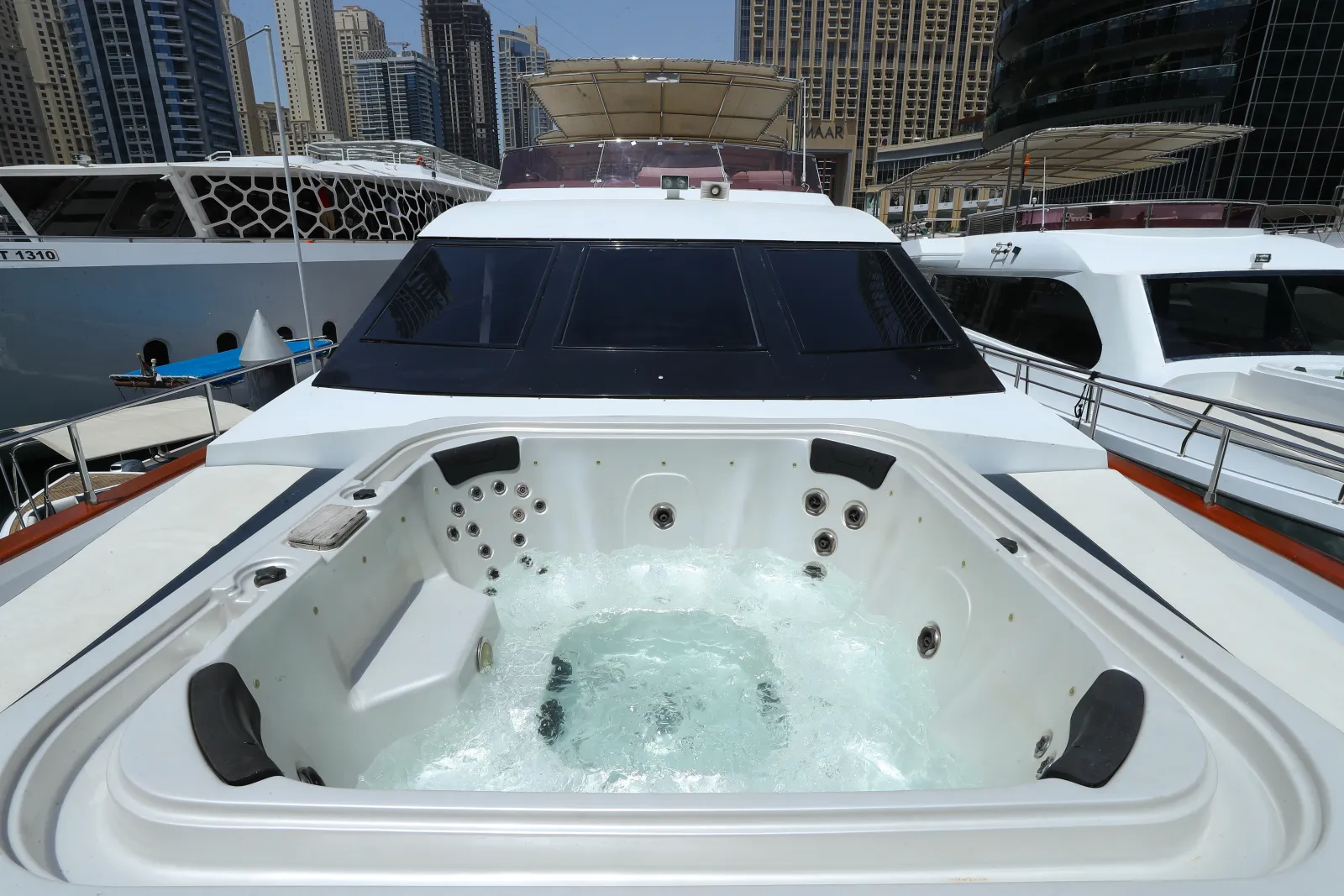 Ocean Pearl 101 yacht charter in Dubai – photo 2