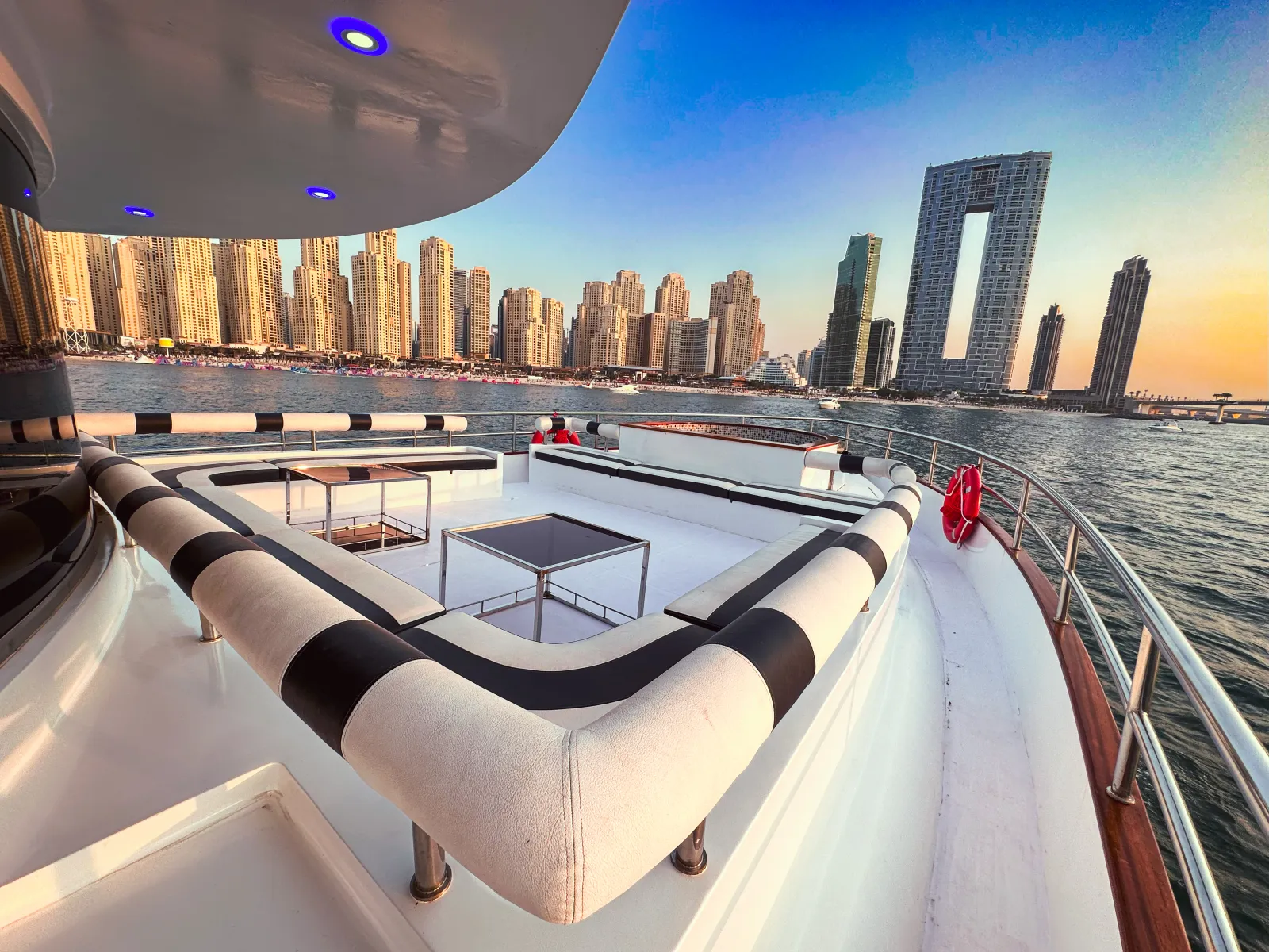 Pluto 85 yacht charter in Dubai – photo 4