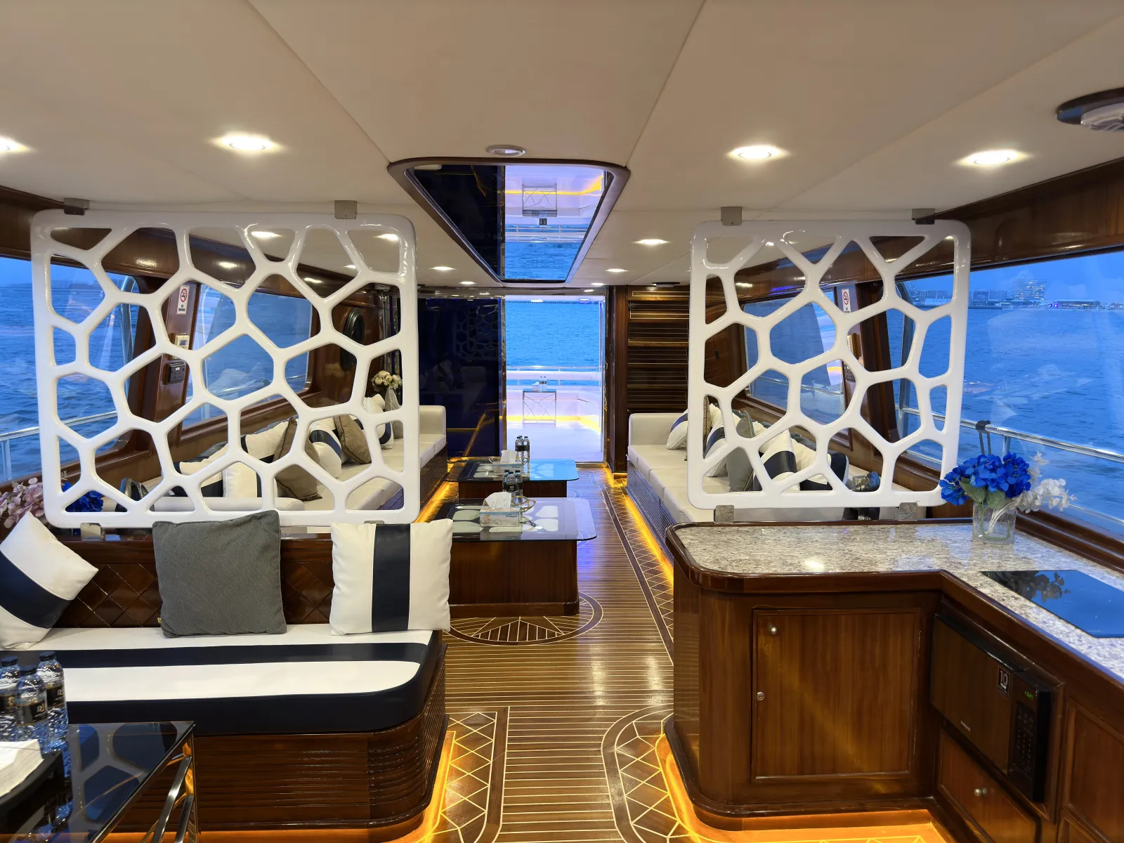 Venus 85 yacht charter in Dubai – photo 5